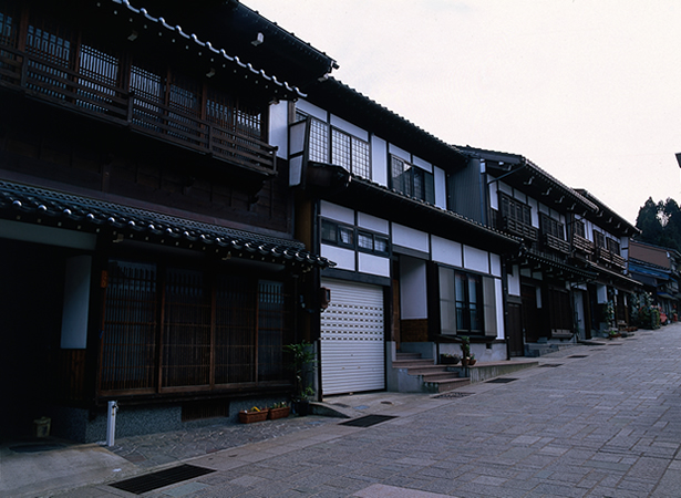 風の盆が似合う町再生